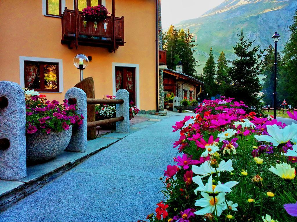 Hotel Boton D'Or & Wellness A La Thuile Dış mekan fotoğraf