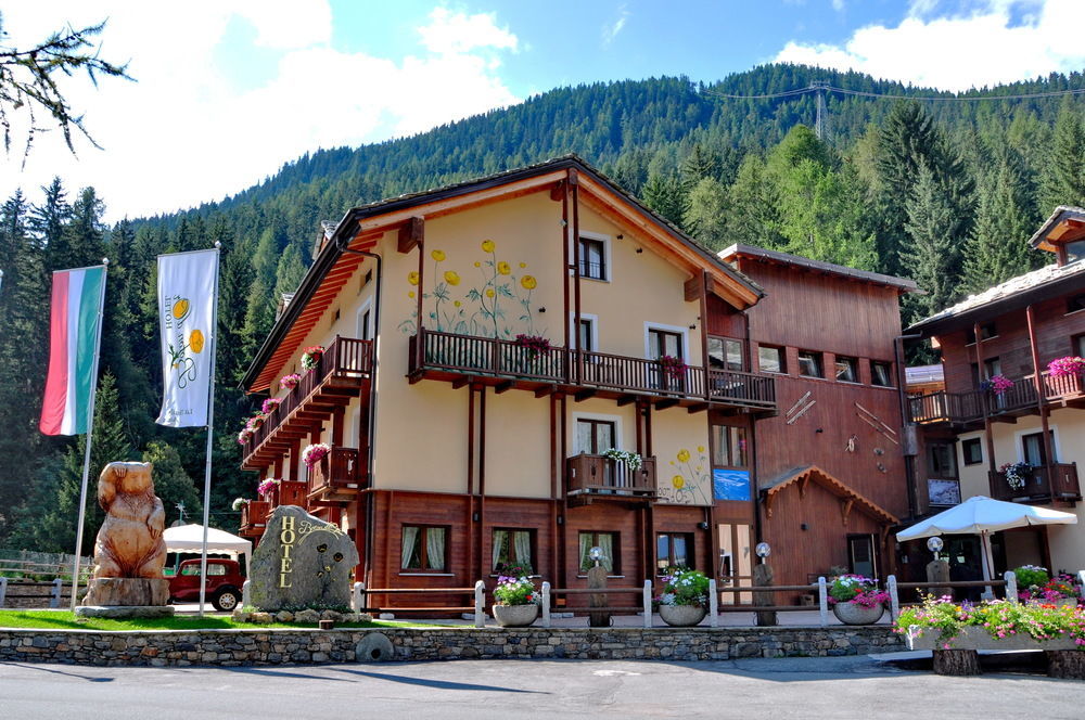 Hotel Boton D'Or & Wellness A La Thuile Dış mekan fotoğraf