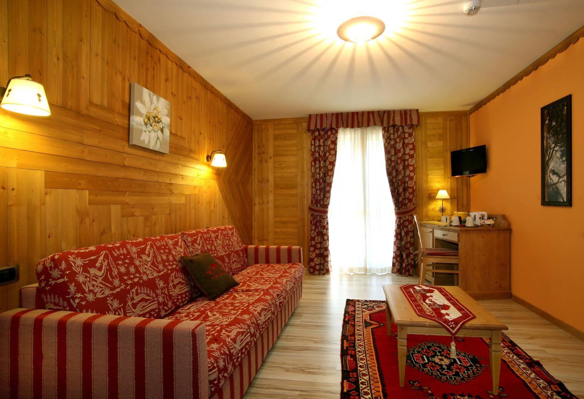 Hotel Boton D'Or & Wellness A La Thuile Dış mekan fotoğraf